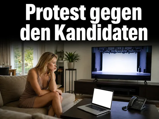 Frau auf dem Sofa vor Fernseher und Laptop, Schriftzug Protest gegen den Kandidaten