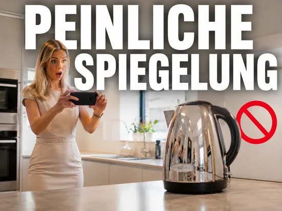 Frau fotografiert einen spiegelnden Wasserkocher mit dem Smartphone, daneben ein rotes Verbotssymbol