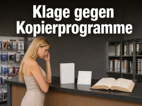 Frau an einem Ladentisch mit Softwareverpackung und Gesetzbuch: Filmstudios klagen gegen Anbieter von Kopierprogrammen