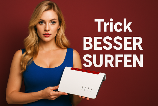 Attraktive blonde Frau im blauen Kleid h&auml;lt FritzBox vor rotem Hintergrund, daneben steht &bdquo;Trick BESSER SURFEN&ldquo; in wei&szlig;er Schrift.