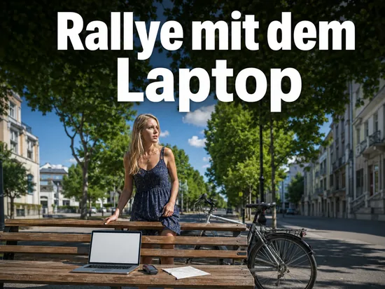 Frau an einer Parkbank mit Laptop und GPS-Geraet in der Stadt, Schriftzug Rallye mit dem Laptop