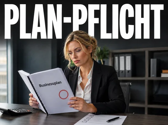 Für die Ich-AG soll ein Geschäftsplan Pflicht werden, Geschäftsfrau prüft einen Businessplan mit rotem Stempel