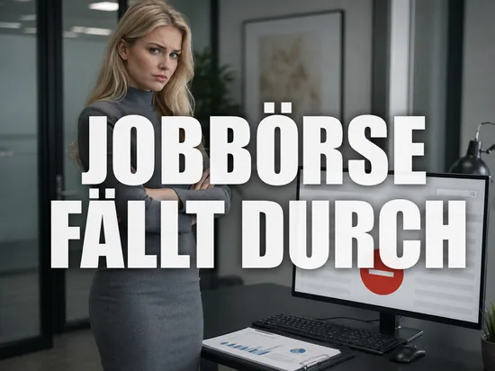 Blonde Frau blickt kritisch auf Monitor mit leerer Jobboerse und rotem Minuszeichen, Schriftzug Jobboerse faellt durch