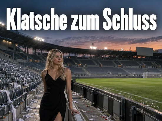 Leere Ränge und Konfettireste in einem Stadion nach Spielschluss