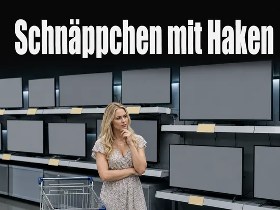 Elektromarkt mit Fernsehwand und leeren Preisschildern als Symbol fuer fragwuerdige Schnaeppchen-Angebote