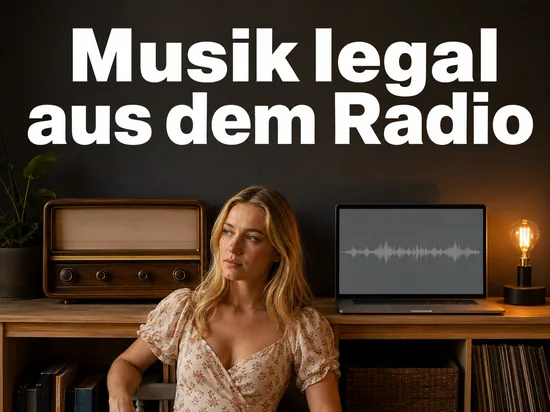 Altes Radio neben einem Laptop mit Aufnahme-Wellenform als Symbol fuer legale Musikmitschnitte