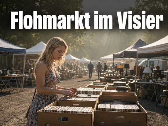 Frau an einem Flohmarktstand mit Kisten voller CD-Huellen: Musikindustrie geht gegen den Betreiber vor