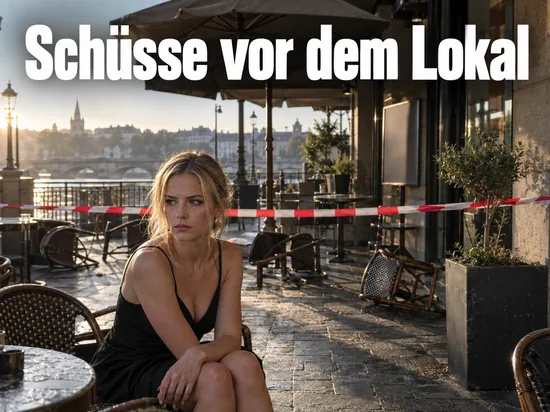 Frau sitzt auf einer abgesperrten Restaurantterrasse