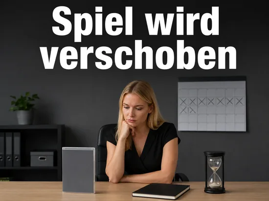 Buero mit Wandkalender, grauer Spielhuelle und Sanduhr