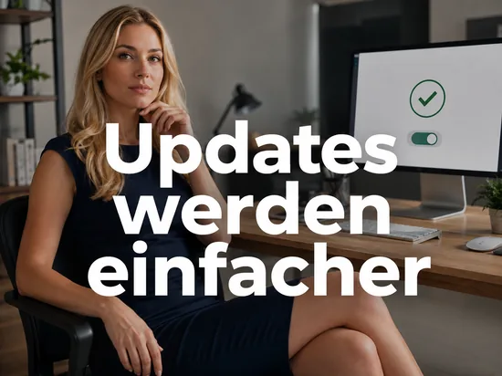 Entspannte Geschaeftsfrau vor einem Monitor mit aufgeraeumtem Update-Assistenten und gruenem Haken als Symbol fuer einfachere Windows-Updates