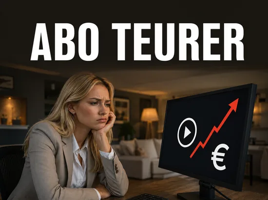 Blonde Geschaeftsfrau blickt unzufrieden auf Monitor mit Video-Play-Symbol und steigendem Preis-Pfeil mit Euro, Schriftzug Abo teurer